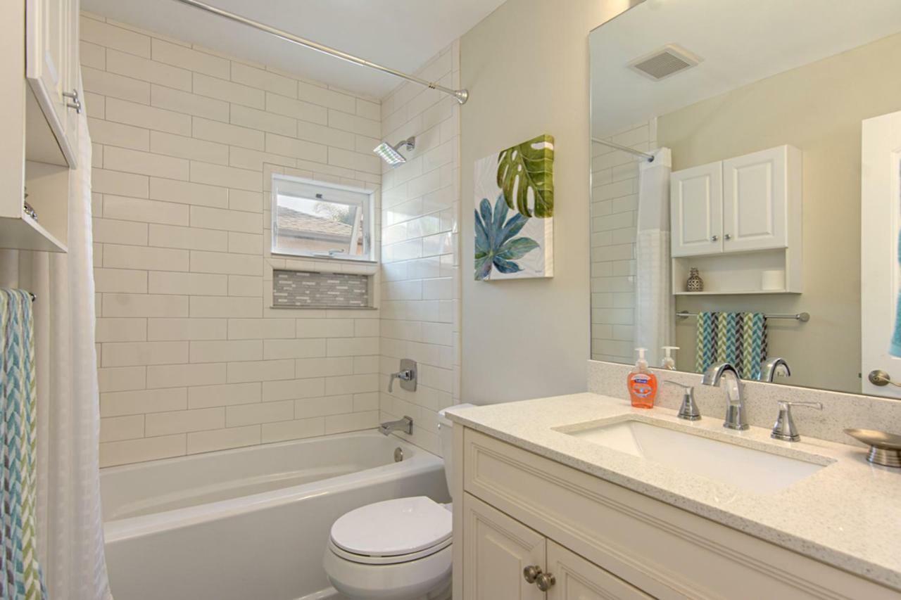Ultimate Beach Bungalow - 1 Block From Beach - Huge Backyard Carlsbad Exteriör bild