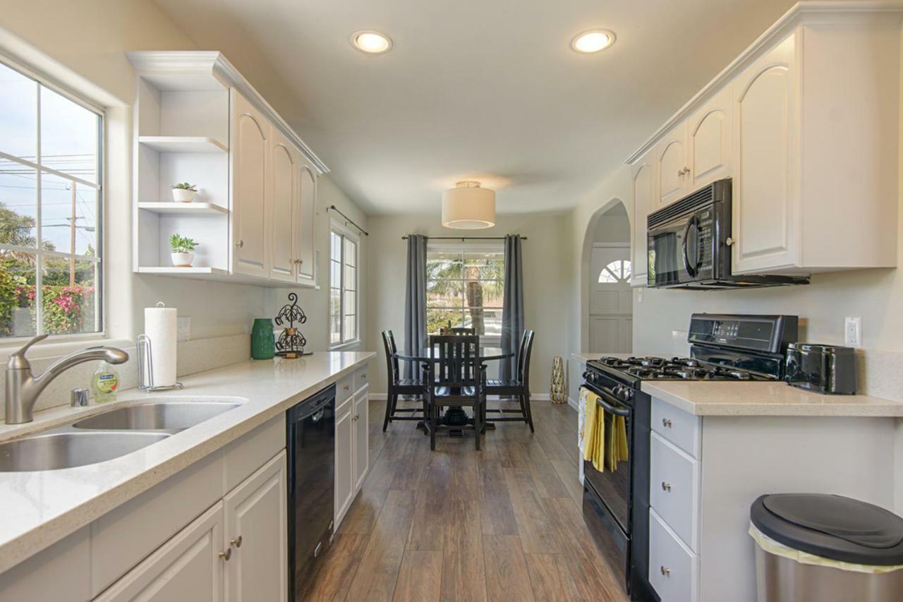 Ultimate Beach Bungalow - 1 Block From Beach - Huge Backyard Carlsbad Exteriör bild